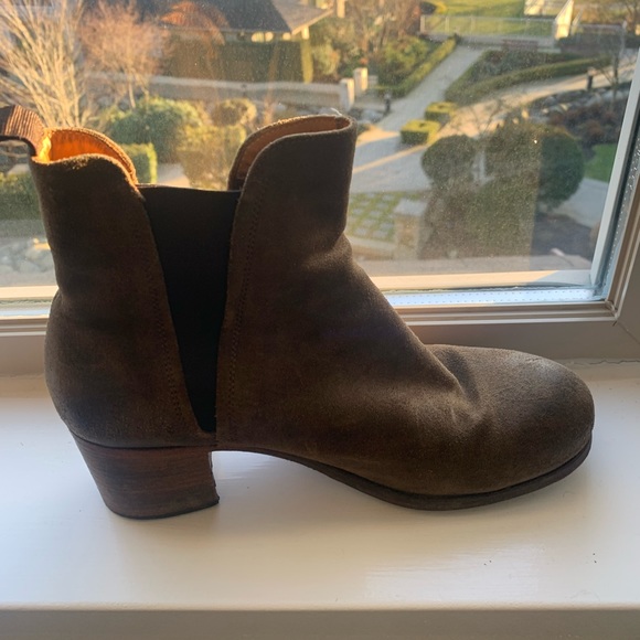 Gidgio brown suede Chelsea bootie - Picture 2 of 6